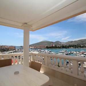 Palace **** Trogir